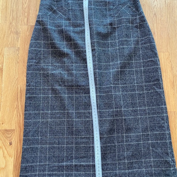 Le Chateau Pencil Skirt - Picture 8 of 9